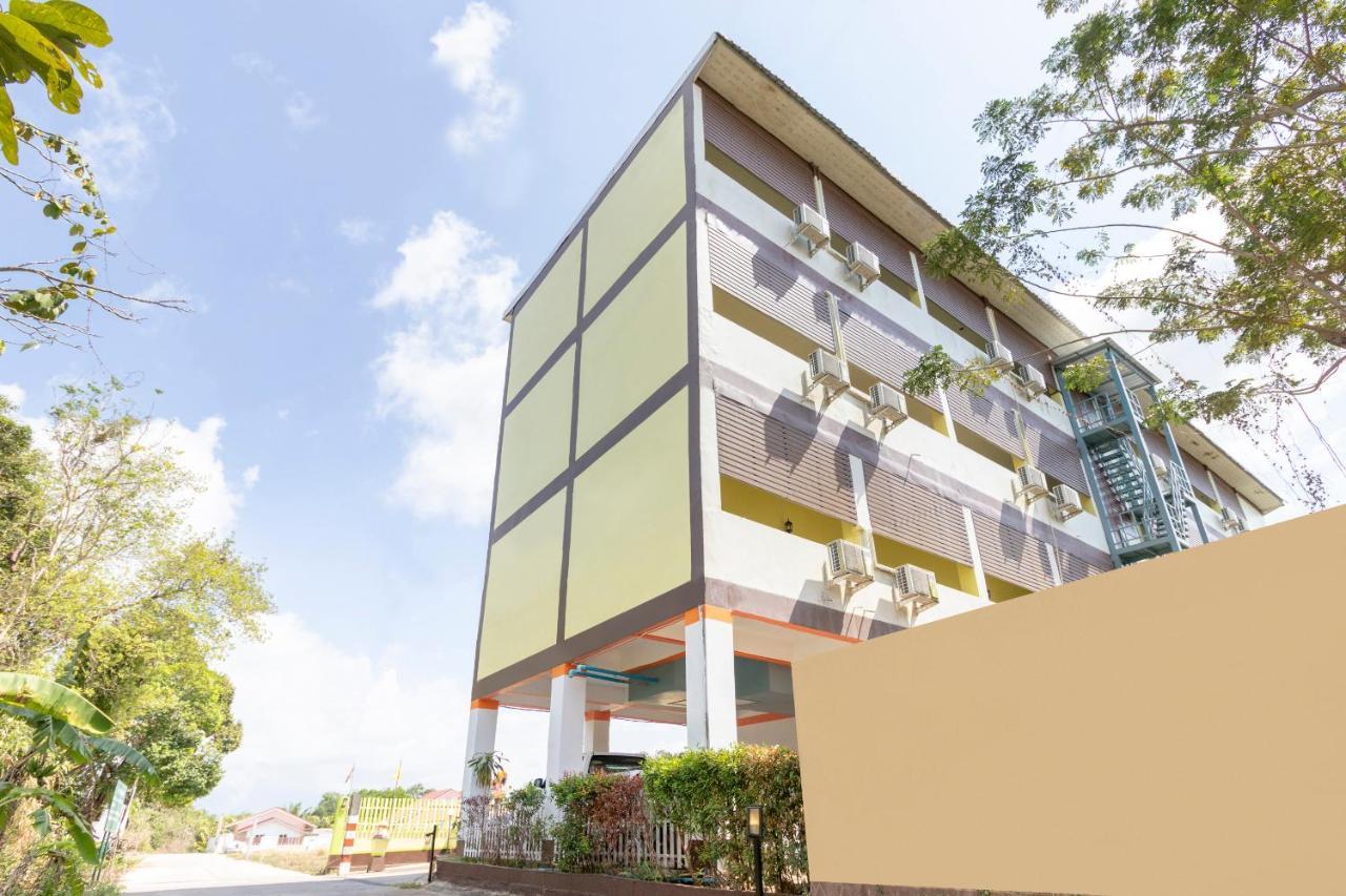 Oyo 632 Thanagrit Apartelle Tha Mai Екстер'єр фото
